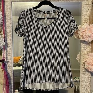 V-Neck Tee (high-low)